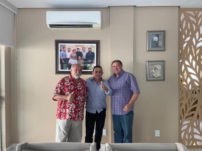 EE8111A8-B6FF-4714-AACC-6B35EF846850