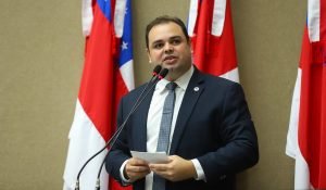 dep.-roberto-cidade-lei-de-roberto-cidade-garante-gratuidade-no-reconhecimento-voluntario-de-paternidade-e1655069508788-300x175